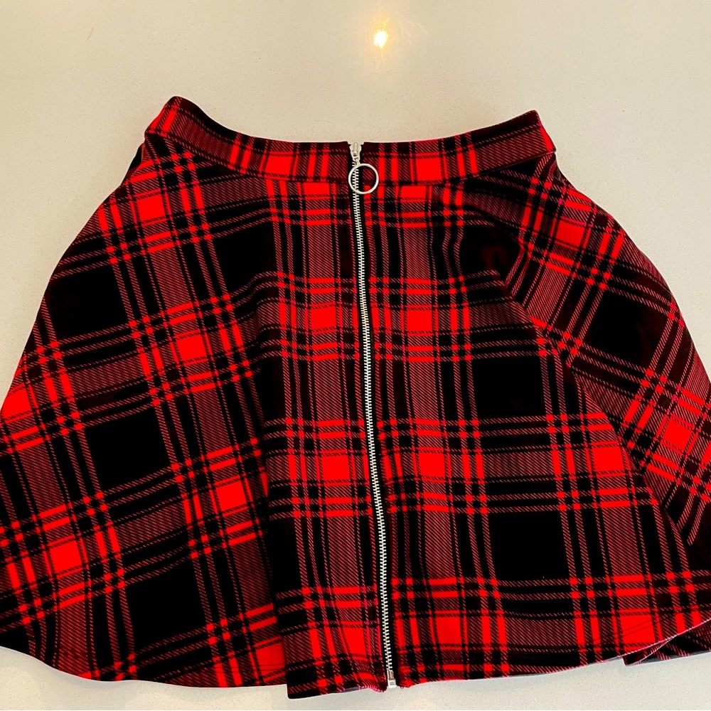 Hot Topic size SM zipper front red and black plaid skirt